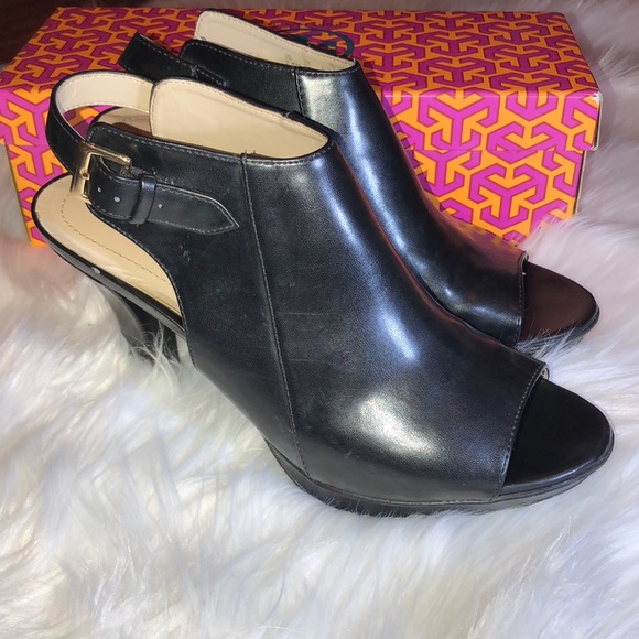 naturalizer high heel shoes